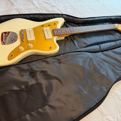 Squier J Mascis Jazzmaster with Laurel Fretboard 2018 - Present - Vintage White image 11