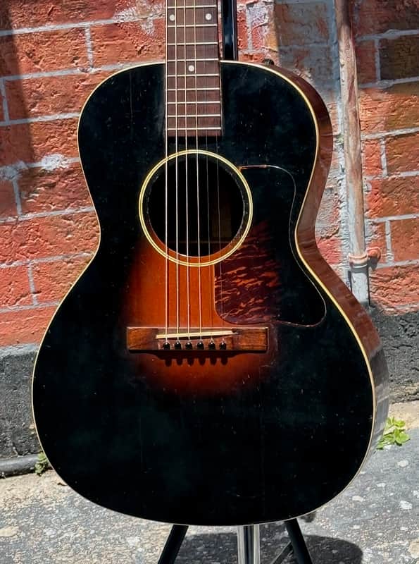 Gibson L-00 1934 - very early production w/a small Dark'burst crack free & as nice as they come ! image 1