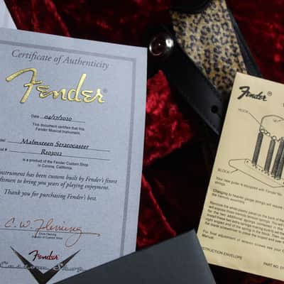FENDER "Custom Shop Yngwie Malmsteen Vintage White, Scalloped Maple" HARDCASE, PAPERS, STRAP, 3, 68 KG image 17