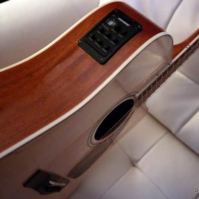 Fender CD320ASCE - Solid Spruce Top & Solid Mahogany Bk & Sides, w/Fishman Electronics image 9