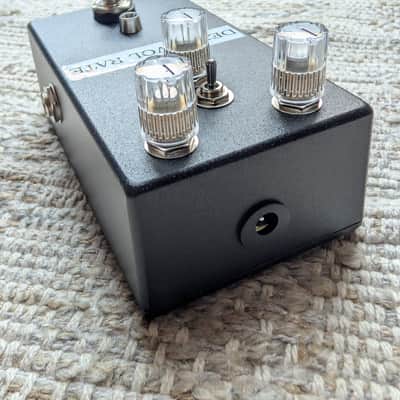 tolstokes percussion hummingbird tremolo clone textured black image 2