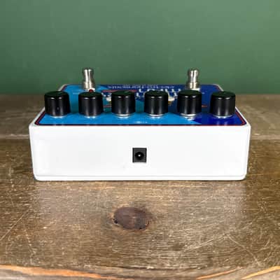 Electro-Harmonix Deluxe Memory Man Tap Tempo with Panasonic MN3005 Chip 2010s - Blue image 7