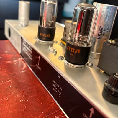 Fender Champ "Drip Edge" 2-Channel 6-Watt 1x8" Guitar Combo 1968 - 1969 - Silverface image 14
