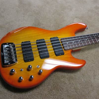 G&L M2500 with 3 MFD Pickups & K Wiring Bild 1