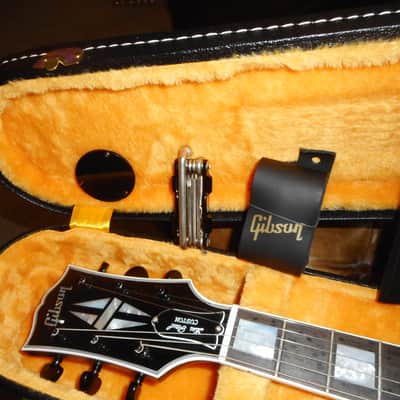 Gibson Custom Shop Les Paul Custom/ MOD shop 1 of 1 2022 - Silver burst Satin owned and Signed by Dustie Waring image 10