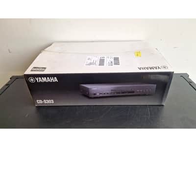 Yamaha CD-S303 - CD Players - Excellent w/ Original Box image 9
