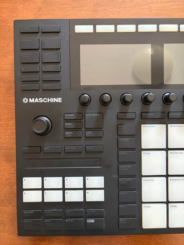 Native Instruments Maschine MKIII | Reverb Canada