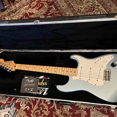 Beautiful 2004 Fender Stratocaster! image 1