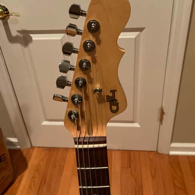 G&L Fullerton Dohany Sunburst with Kinman Fat master noise less pickups. image 4