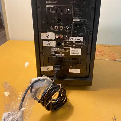 Yamaha DXR8 2-Way 1100-Watt 8" Active Loudspeaker 2010s - Black image 2