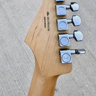 Fender Player Stratocaster with Maple Fretboard 2019 - Tidepool image 9