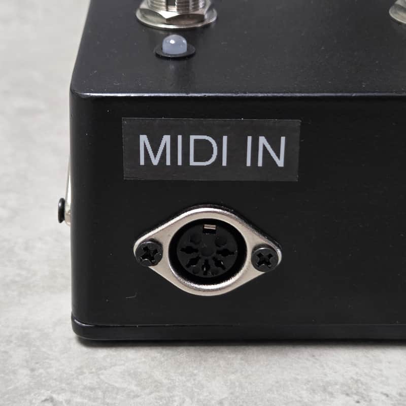 Enhanced Rectifier Bigfoot-Style Footswitch (MIDI Capable) for