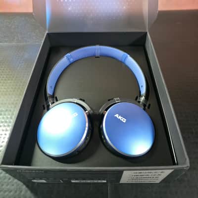 AKG Y500 On Ear Foldable Wireless Bluetooth Headphones - Blue image 4