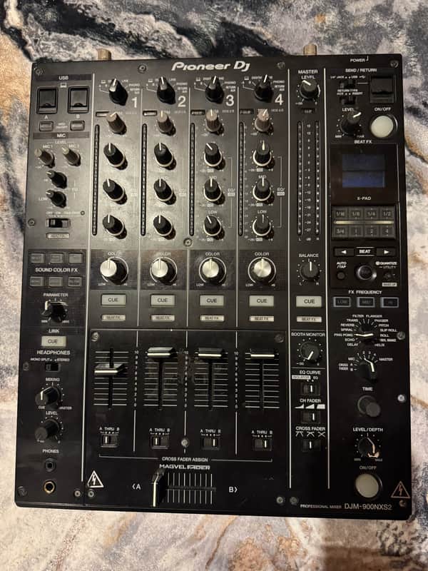 Pioneer DJM-900NXS2 4-channel DJ Mixer with Effects 2010s - Black image 1