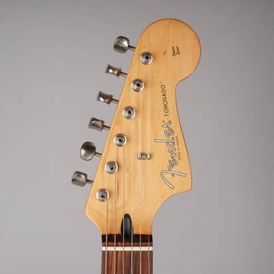 Fender Deluxe Series Toronado - 1998 - Caramel Metallic image 3