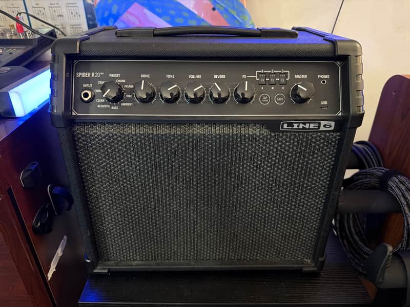 Line 6 Spider V 20 MkII 20-Watt 1x8" Digital Modeling Guitar Combo 2019 - 2021 - Black image 1