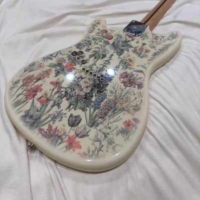 Fender Shawn Mendes Foundation Musicmaster 2020 - Yellow Floral image 2