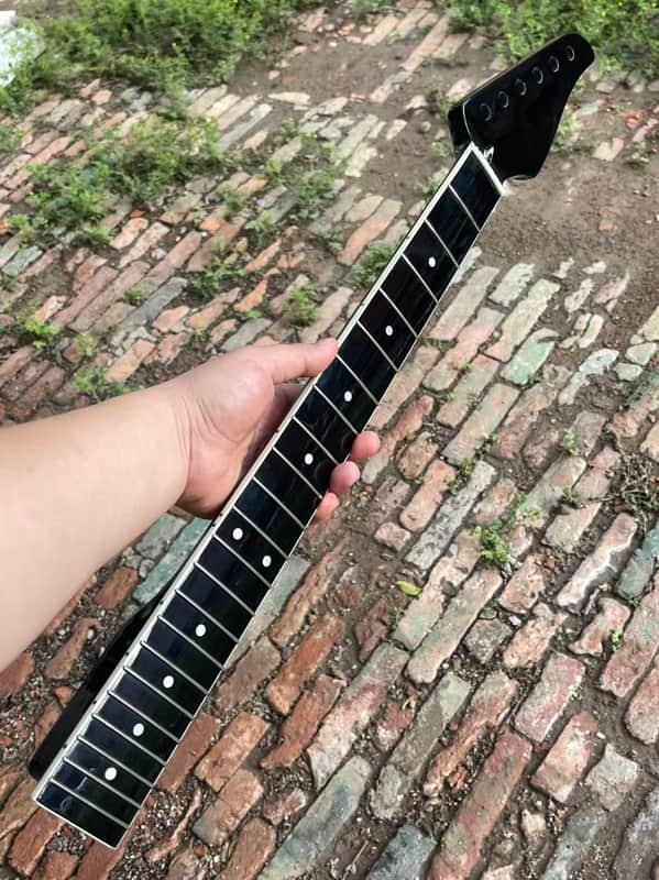 white binding Round end stainless steel 22 frets Maple guitar neck 25.5inch hole 10mm black gloss image 1