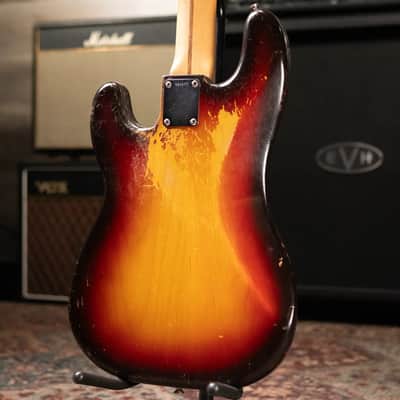 Fender Vintage 1958 Precision Bass - 3 Tone Sunburst with Original Hardshell Case - Used image 2