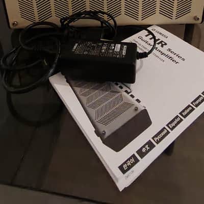 Yamaha THR10II 20-Watt 2x3" Stereo Digital Modeling Guitar Combo 2019 - Present - Tan Bild 3