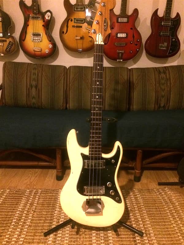 Aria Diamonds 1820 Jazz 70's Vintage road worn arctic white image 1