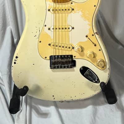 Fender Standard Stratocaster White 2005 MiM imagen 1