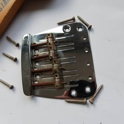 Fender Mustang Bass  Bridge 60's 70's Plate , saddles and screws USA RI image 4