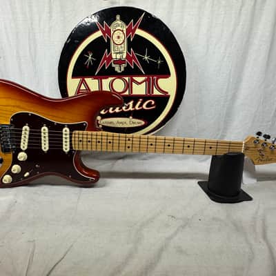 Fender American Stratocaster Guitar with Gator Case 2016 - Sienna Sunburst / Maple neck image 2