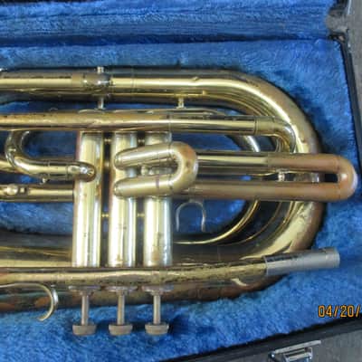 Bach 1106 brand Marching Baritone Horn with case and mouthpiece, Made in USA image 3