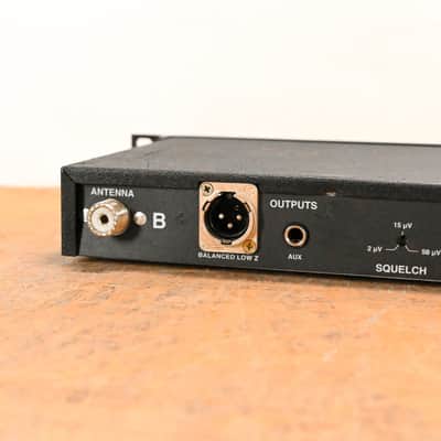 Shure L4 Diversity Wireless Receiver - 176.200 MHz (NO POWER SUPPLY) CG01N9G image 8