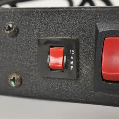Wiremold 6 Outlet Power Distribution Strip J06B2B 15AMPS 60HZ 120 Volts image 3