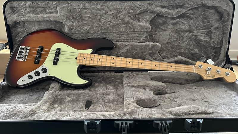 Fender American Professional Jazz Bass with Maple Fretboard 2017 - 2019 - 3-Color Sunburst image 1