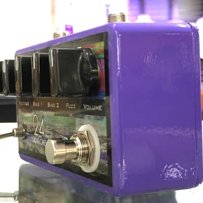 VauxFlores  Number 24 Fuzz image 2