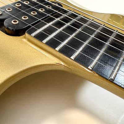 Parker Fly Deluxe Vibrato 1997 Antique Gold image 15