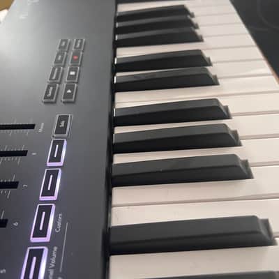Immagine Novation FLkey 49 MIDI Keyboard Controller 2023 - Present - Black - 4