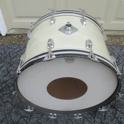 Ludwig Vintage Super Classic 22 X 14 Bass Drum, Silver Sparkle, 1960s Classic image 1