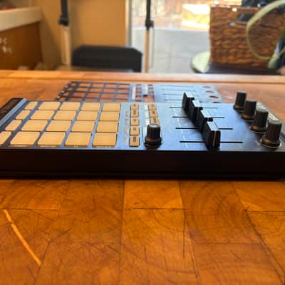 Native Instruments Traktor Kontrol F1 2010s - Black image 5