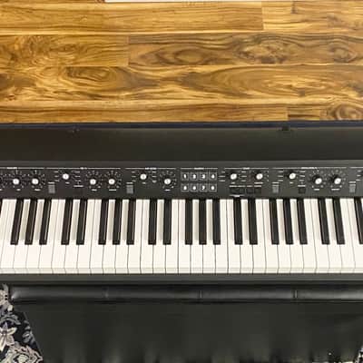 Korg SV1-88 Stage Vintage Digital Piano 2009 - Present - Black with White / Black Keys