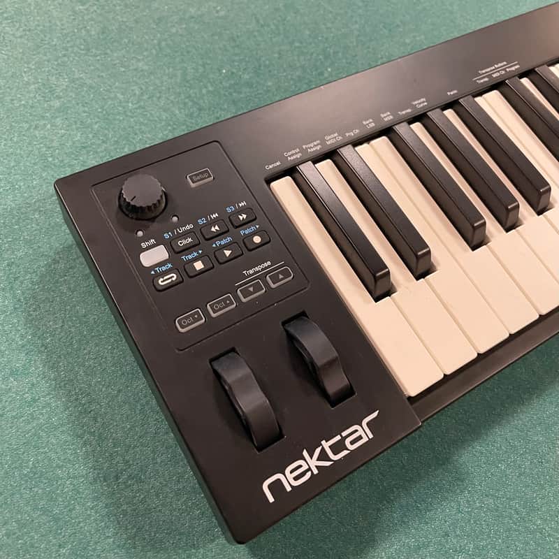 Nektar Impact GX61 USB MIDI Keyboard Controller 2016 - 2021 - Black imagen 1