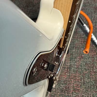 Nordstrand Acinonyx Short Scale Bass Olympic White image 8