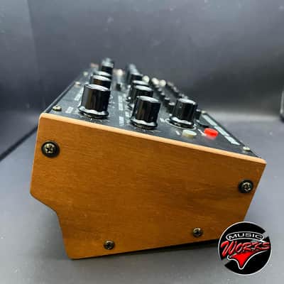 Moog   D Fam image 2