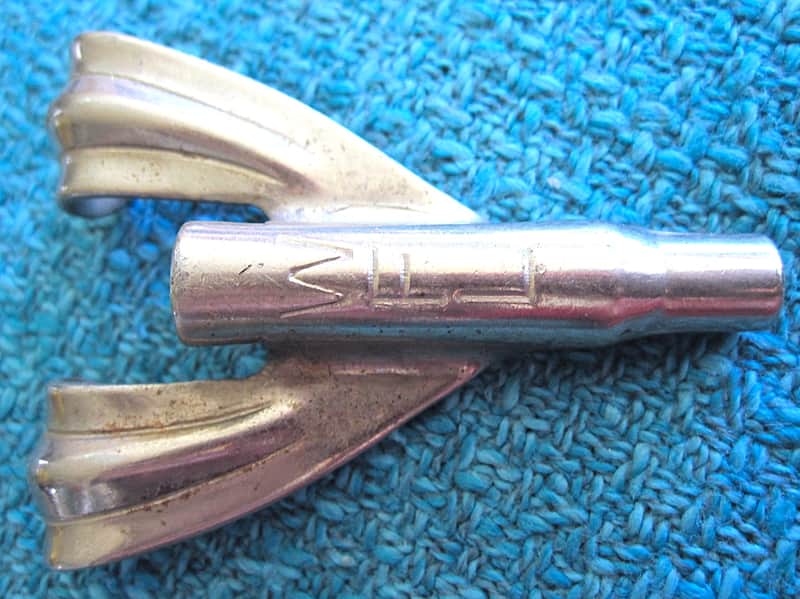 WFL Threaded Claw - Vintage (USED) image 1