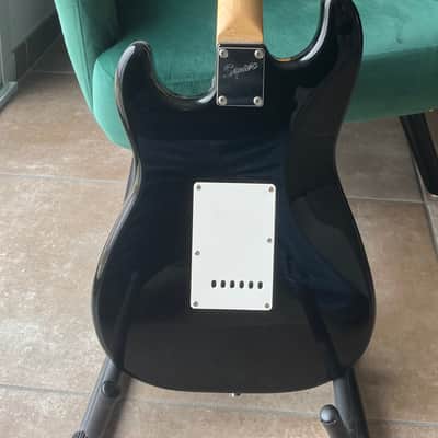 Squier Affinity Series Stratocaster 21-Fret with Rosewood Fretboard 1997 - 2000 - Black image 5