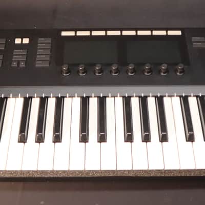 Native Instruments Komplete Kontrol S61 Mk2 - Black w/ License image 1