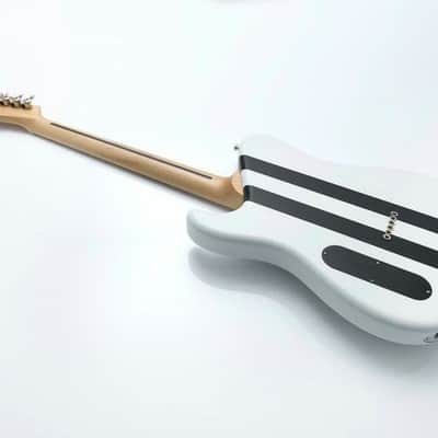 Tausch Guitars 665 `Black Stripes ́ image 4
