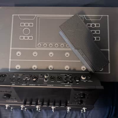 Line 6 Helix Stadium Floor 2025 - Present - Black, Includes the new Helix backpack and line 6 expression pedal image 6