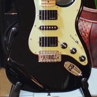 Fender Squire Stratocaster 2025 - Gloss Black, Mint Green, HSH p/ups image 3