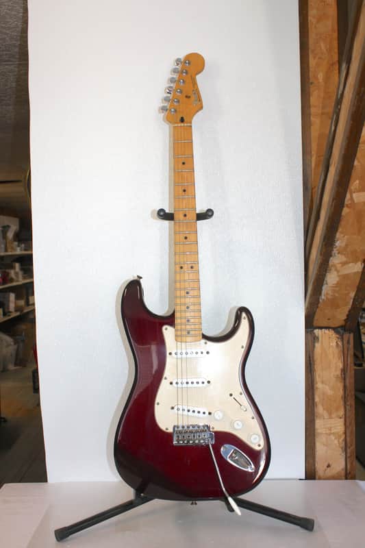 2006 Fender Standard Stratocaster Made in Mexico Midnight Wine W/Hard Shell Case image 1
