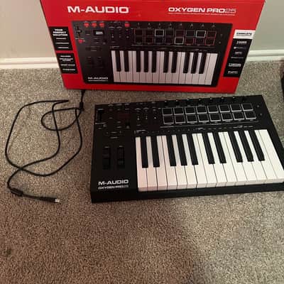 M-Audio Oxygen Pro 25 MIDI Keyboard Controller 2020 - Present - Black