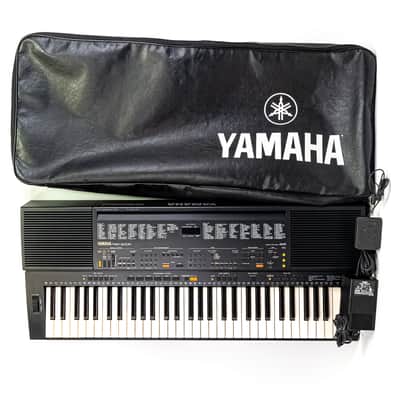 Yamaha PSR-500M Portable Digital Keyboard with Gig Bag, Power Supply & Sustain